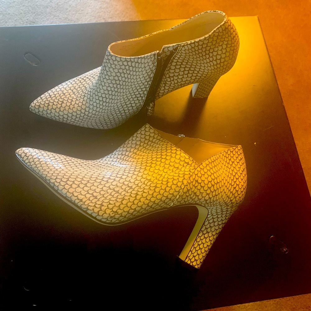 COLE HAAN - Pointed toe snake print ankle boots- Brand New (Never worn)